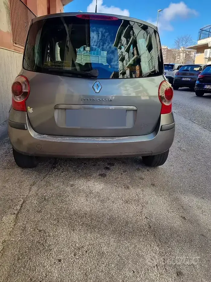Usata Renault Modus 85 CV (62 kW) 2006 Grigio Monovolume