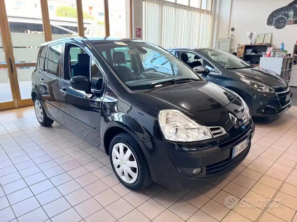 Usata Renault Modus 90 CV (66 kW) 2011 Nero Monovolume