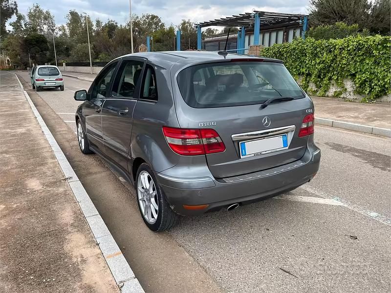 Usata Mercedes 180 2009 Berlina