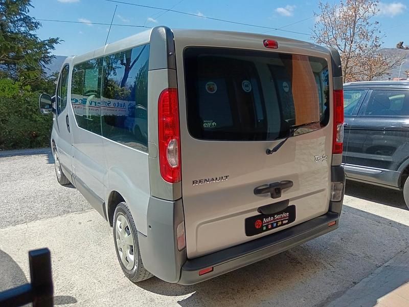 Usata Renault Trafic 116 CV (85 kW) 2008 Argento Monovolume