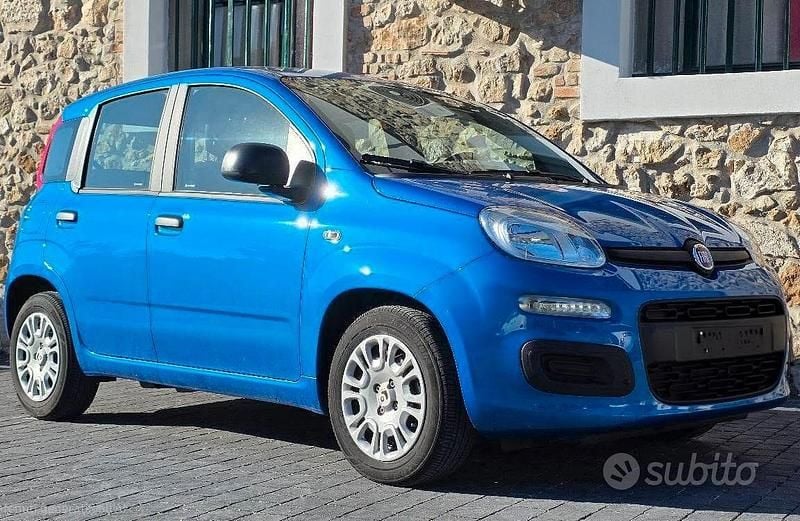 Blu Usata 2025 Fiat Panda S Tre volumi | 12.700 € (Buon prezzo) - Immagine 1/4