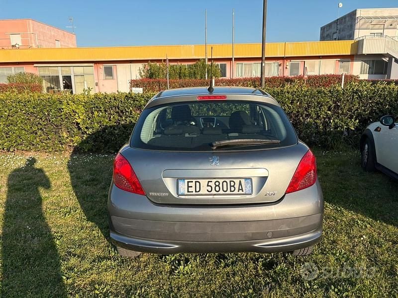 Usata Peugeot 207 88 CV (64 kW) 2010 Grigio Utilitaria