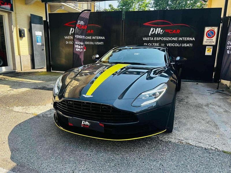 Usata Aston Martin DB11 608 CV (447 kW) 2018 Grigio Coupé