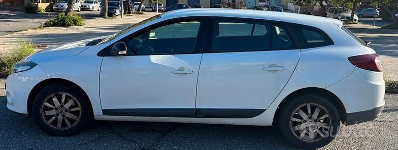 Usata Renault Mégane III 110 CV (80 kW) 2012 Bianco Station wagon