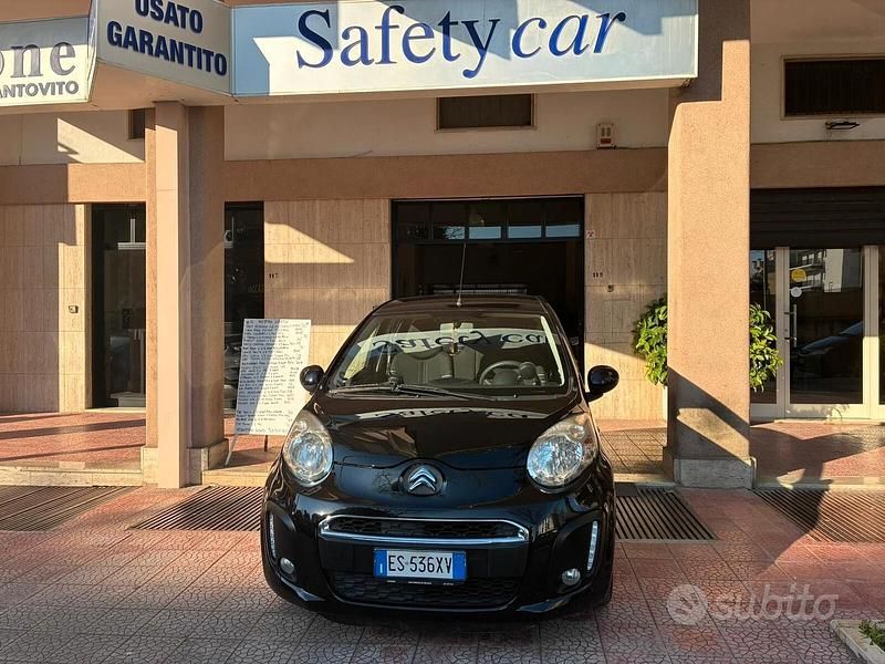 Begagnad Citroën C1 68 HK (50 kW) 2013 Svart Halvkombi