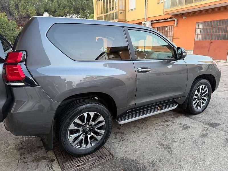 Usata Toyota Land Cruiser Lounge 204 CV (150 kW) 2022 Grigio SUV