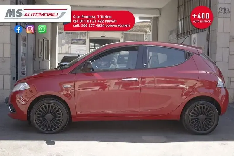 Usata Lancia Ypsilon Platinum 95 CV (69 kW) 2017 Rosso Utilitaria