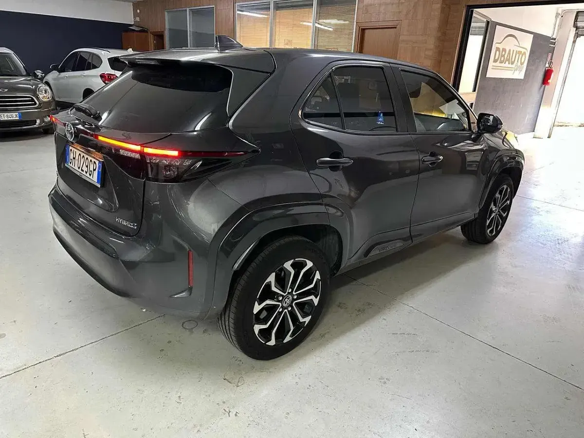 Usata Toyota Yaris Cross Trend 92 CV (67 kW) 2021 Antracite SUV