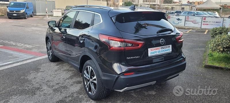 Usata Nissan Qashqai N-Connecta 115 CV (84 kW) 2018 Nero SUV