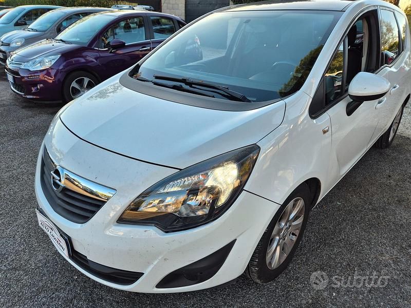 Bianco Usata 2013 Opel Meriva Monovolume | 3800 € (Buon prezzo) - Immagine 1/4