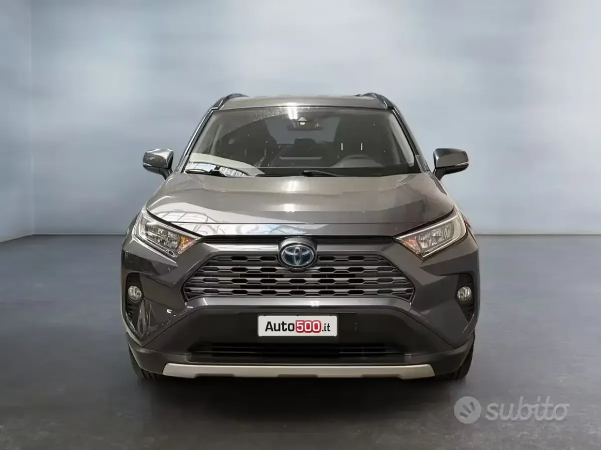 Usata Toyota RAV4 Hybrid 178 CV (130 kW) 2021 Grigio SUV