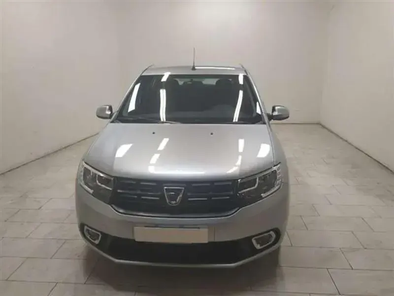 Begagnad Dacia Sandero Comfort 101 HK (74 kW) 2021 Grå Halvkombi