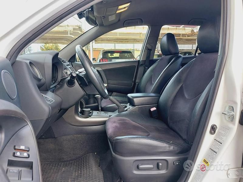 Gebraucht Toyota RAV4 150 PS (110 kW) 2010 Weiß SUV
