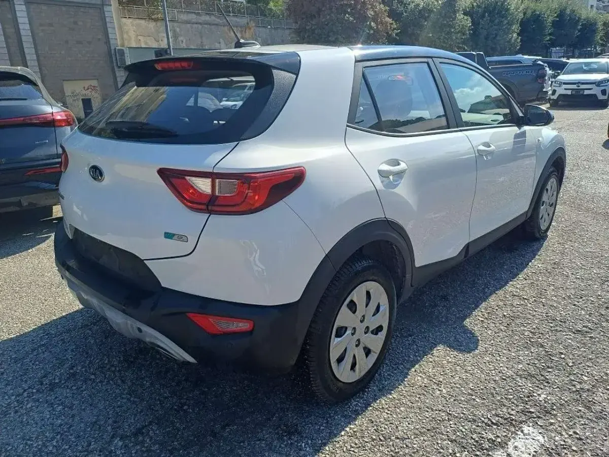 Usata Kia Stonic Urban 101 CV (74 kW) 2018 Bianco SUV