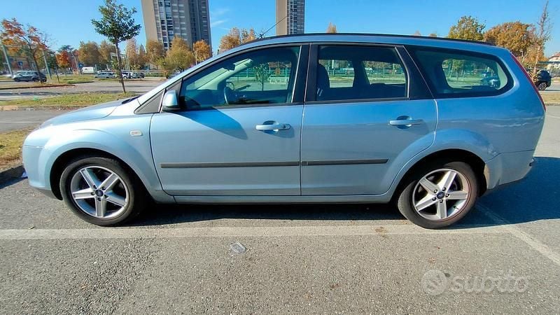 Usata Ford Focus Style 116 CV (85 kW) 2006 Blu/azzurro Station wagon