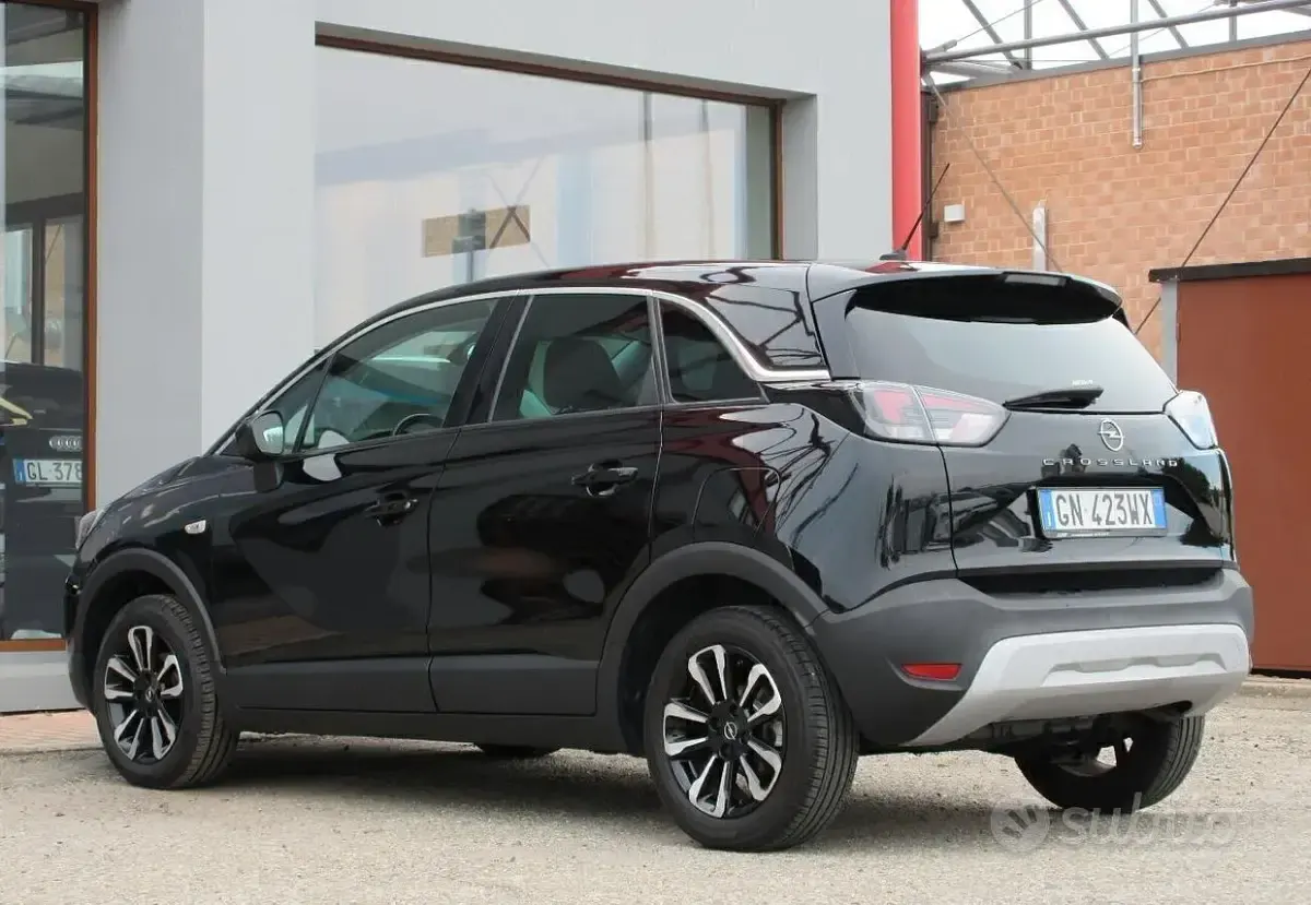 Usata Opel Crossland Elegance 110 CV (80 kW) 2023 Mineral black SUV