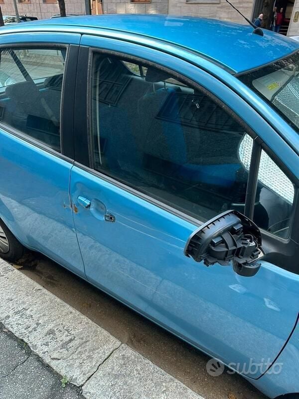 Usata Opel Agila Enjoy Plus 86 CV (63 kW) 2008 Blu/azzurro Utilitaria