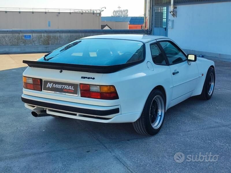 Usata Porsche 944 163 CV (119 kW) 1983 Bianco Coupé