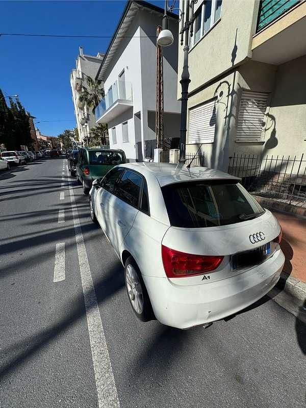 Usata Audi A1 Sportback Ambition 86 CV (63 kW) 2012 Utilitaria
