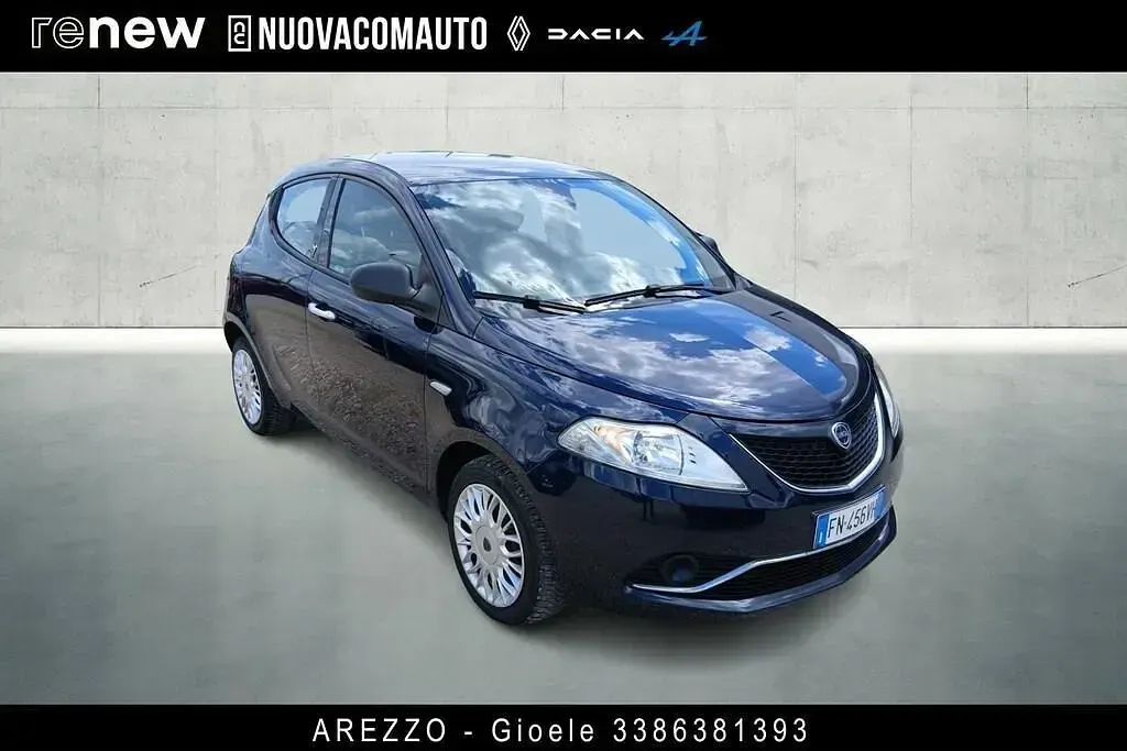 Usata Lancia Ypsilon Silver 69 CV (50 kW) 2018 Blu Utilitaria