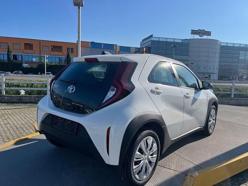 Nuova Toyota Aygo X Active 72 CV (52 kW) 2025 Bianco SUV