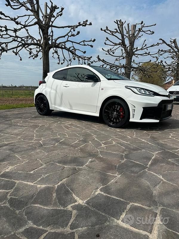 Usata Toyota Yaris 2025 Bianco Utilitaria