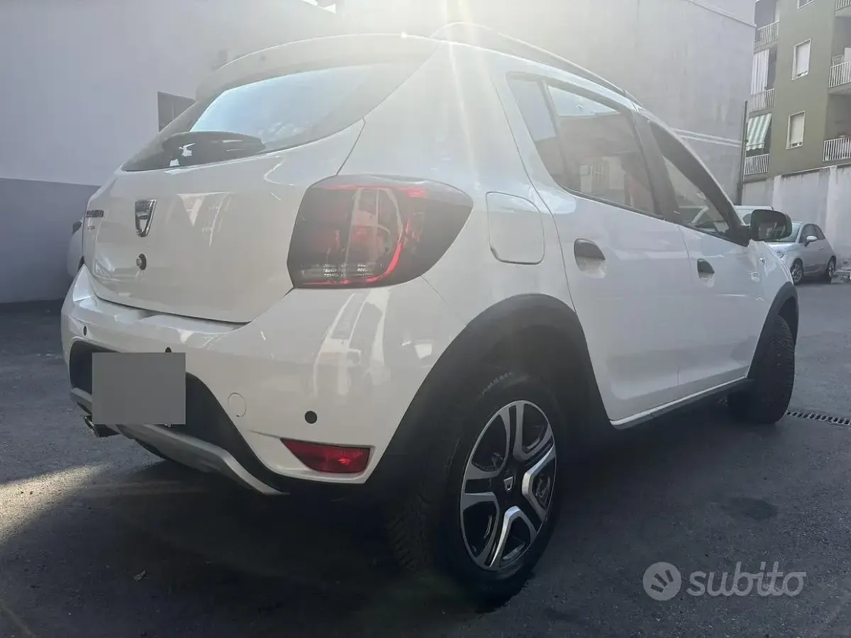 Usata Dacia Sandero 95 CV (69 kW) 2019 Bianco Utilitaria