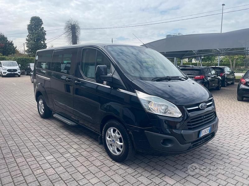 Usata Ford Tourneo Titanium 155 CV (114 kW) 2014 Nero Monovolume