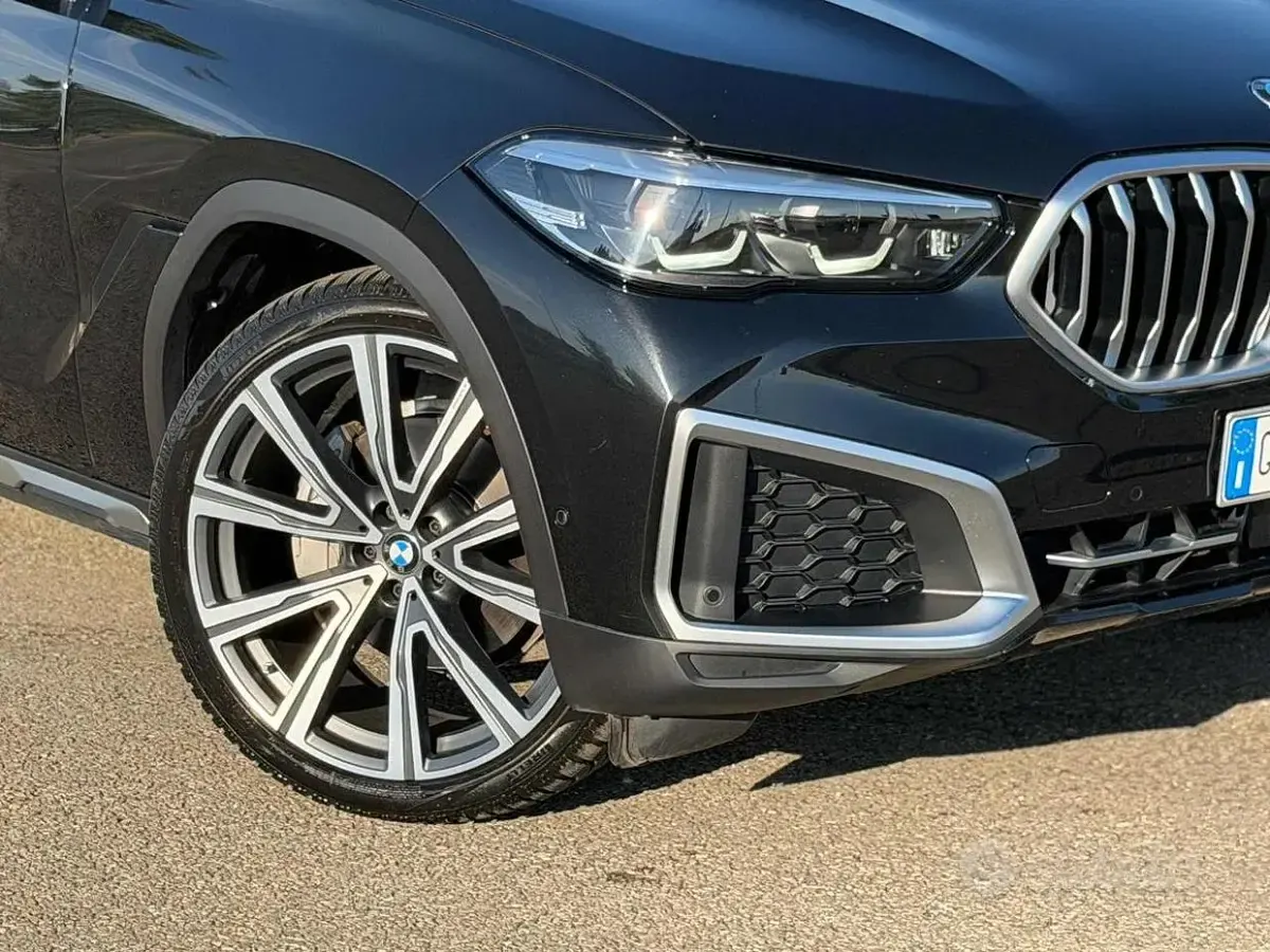Usata BMW X6 Efficient Dynamics 286 CV (210 kW) 2022 Nero SUV