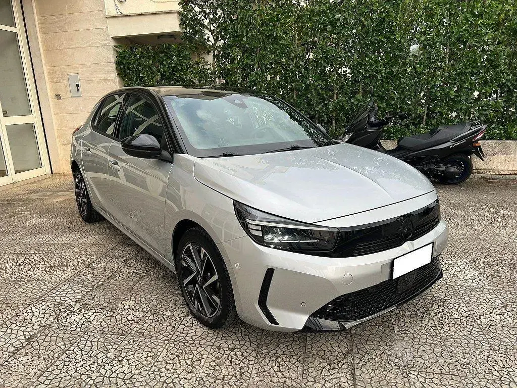 Usata Opel Corsa 75 CV (55 kW) 2024 Grigio Utilitaria