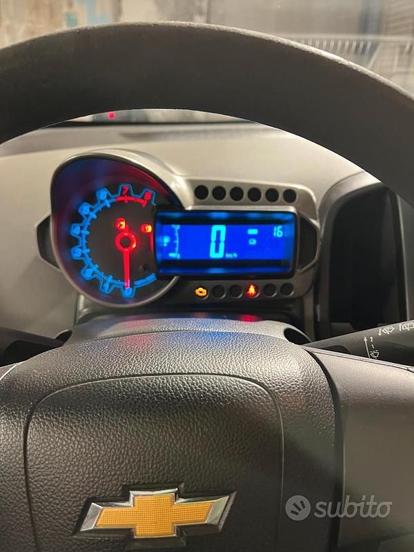 Usata Chevrolet Aveo LS 85 CV (62 kW) 2011 Bianco Berlina