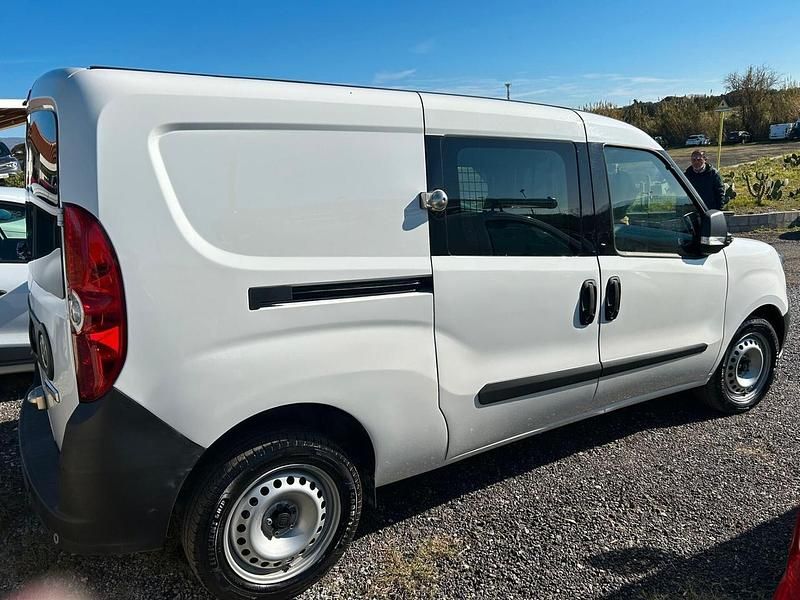 Usata Fiat Doblò Easy 95 CV (69 kW) 2021 Bianco Monovolume