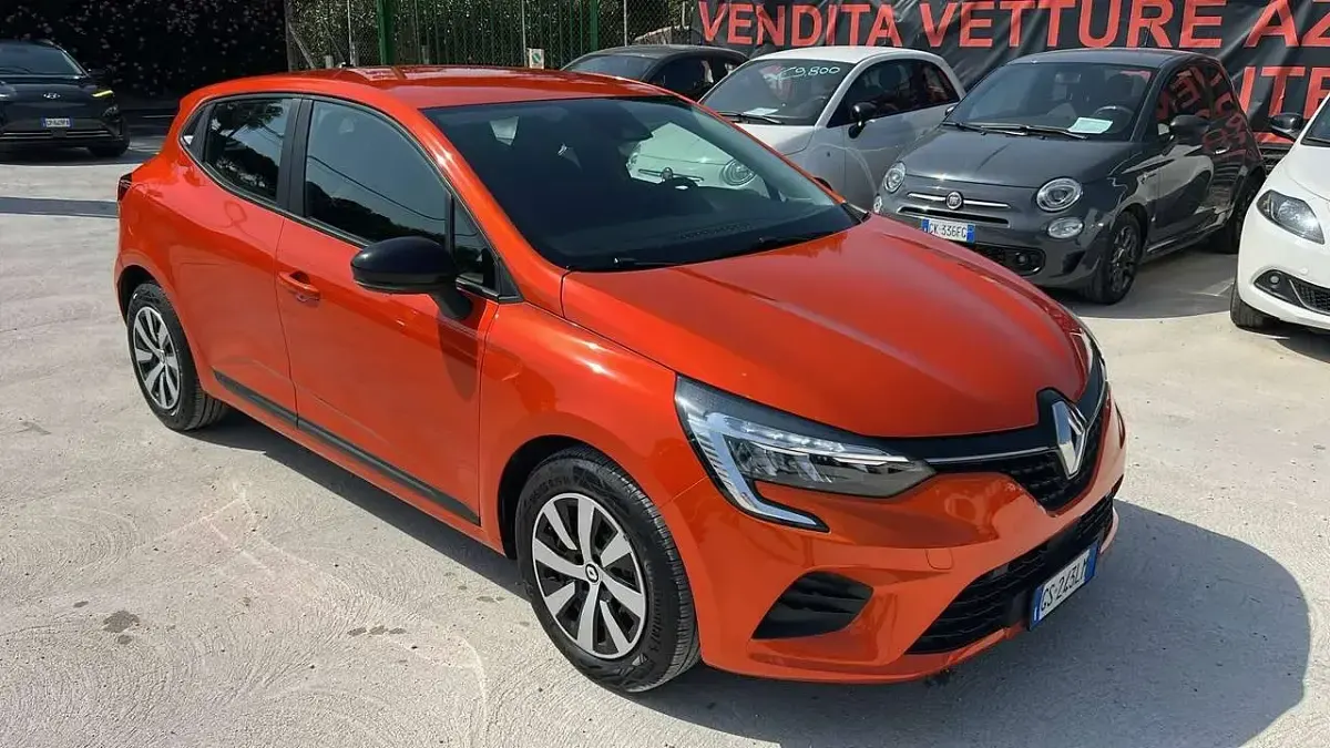 Usata Renault Clio Equilibre 65 CV (47 kW) 2023 Arancione Utilitaria