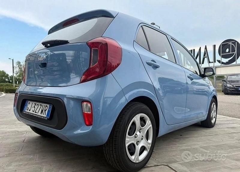 Usata Kia Picanto X-Line 65 CV (47 kW) 2022 Blu Utilitaria