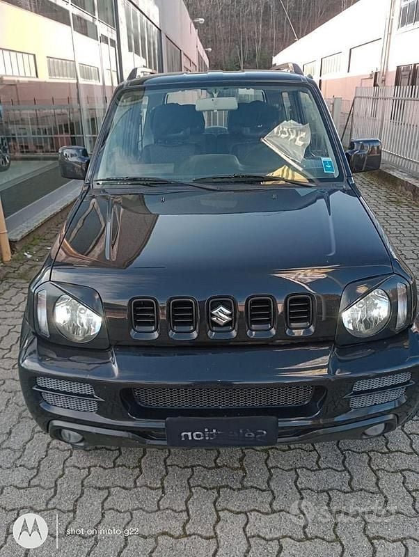 Nero Usata 2011 Suzuki Jimny SUV | 13.000 € (Cara) - Immagine 1/4