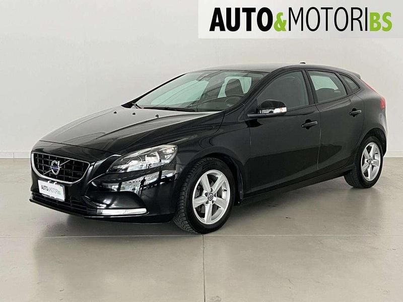 Nero Usata 2014 Volvo V40 Kinetic Tre volumi | 8200 € (Buon prezzo) - Immagine 1/4