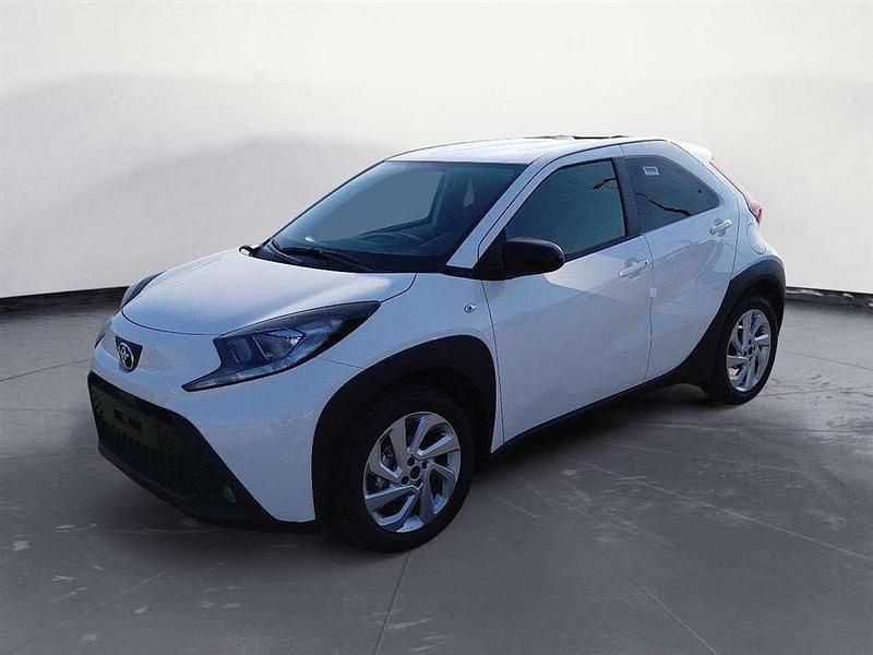 Nuova Toyota Aygo X Active 72 CV (52 kW) 2026 Bianco SUV