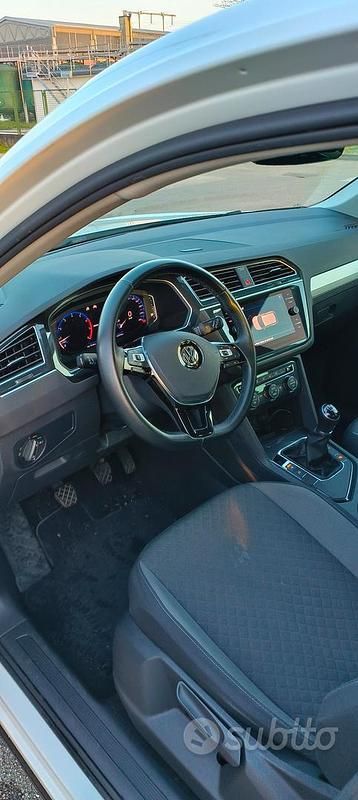Usata VW Tiguan R-line 130 CV (95 kW) 2020 Bianco SUV