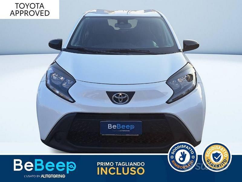 Usata Toyota Aygo X Active 72 CV (52 kW) 2022 Bianco pastello SUV
