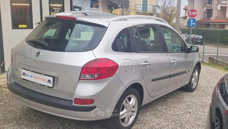 Usata Renault Clio II LE 75 CV (55 kW) 2008 Grigio Berlina