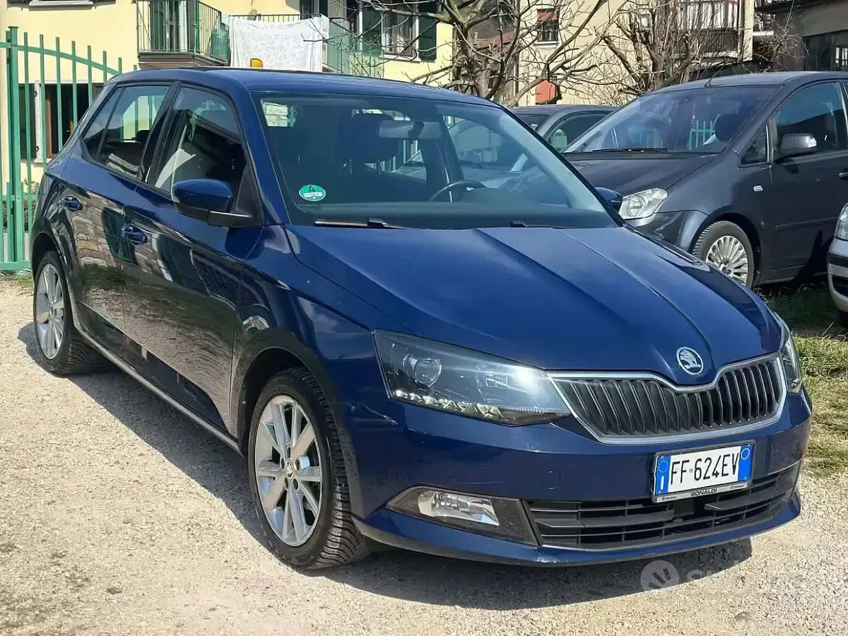 Usata Skoda Fabia Executive 75 CV (55 kW) 2016 Blu Berlina
