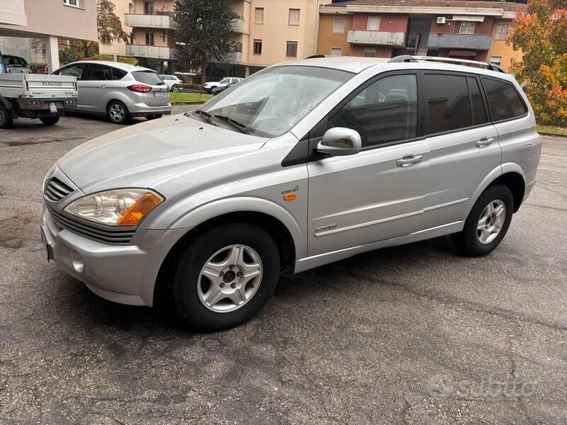 Usata 2006 Ssangyong Kyron SUV | 2500 € (Buon prezzo) - Immagine 1/4