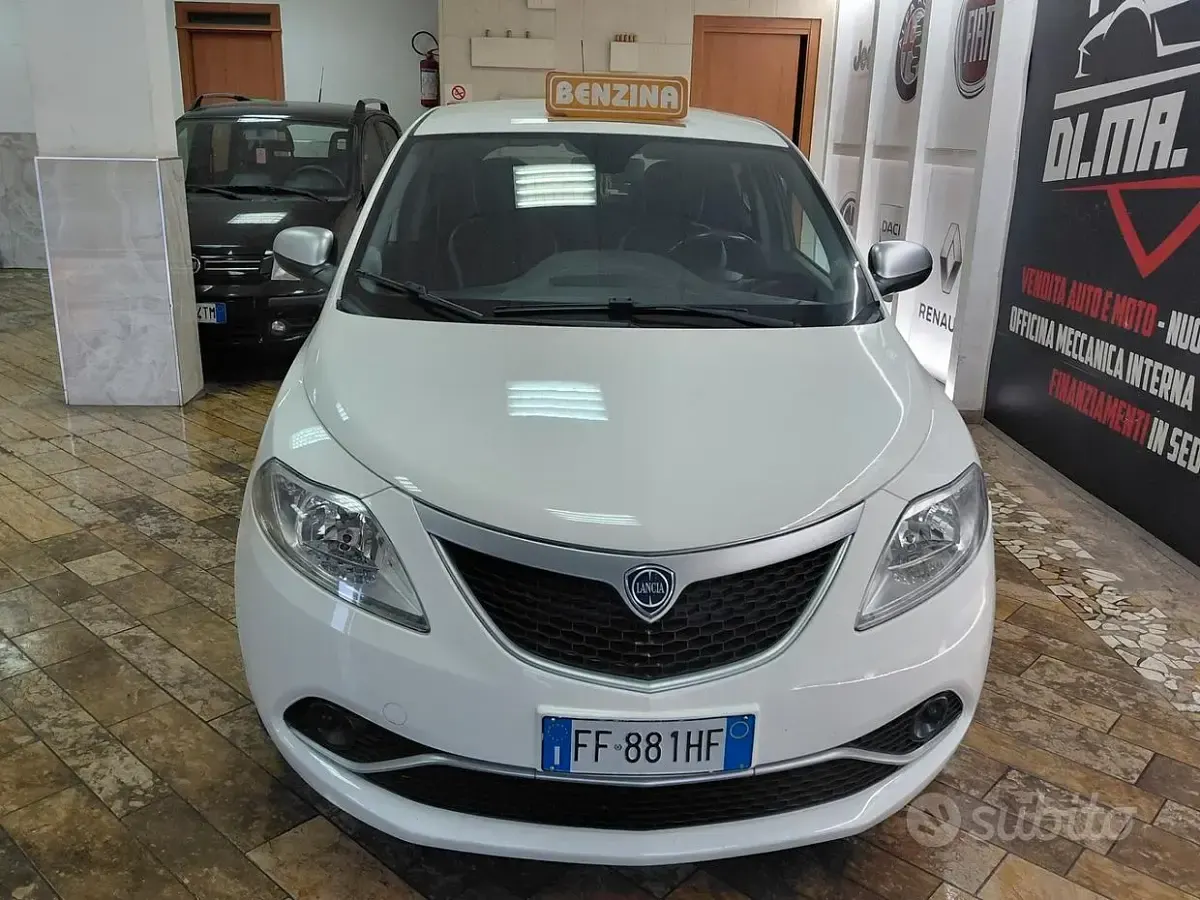 Usata Lancia Ypsilon 69 CV (50 kW) 2016 Bianco Utilitaria