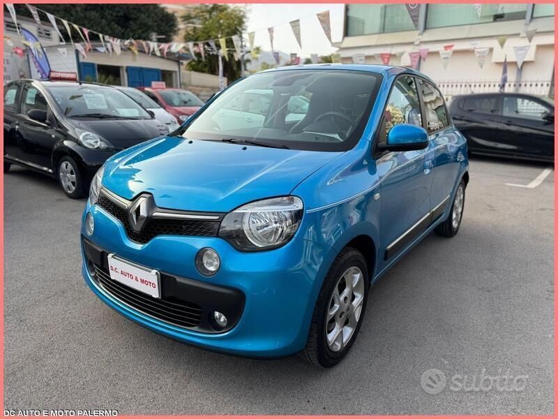 Blu Usata 2015 Renault Twingo Due volumi | 7499 € (Buon prezzo) - Immagine 1/4