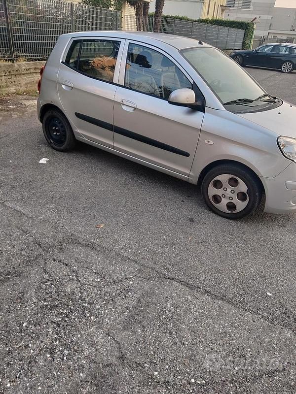 Usata Kia Picanto 62 CV (45 kW) 2011 Grigio Utilitaria