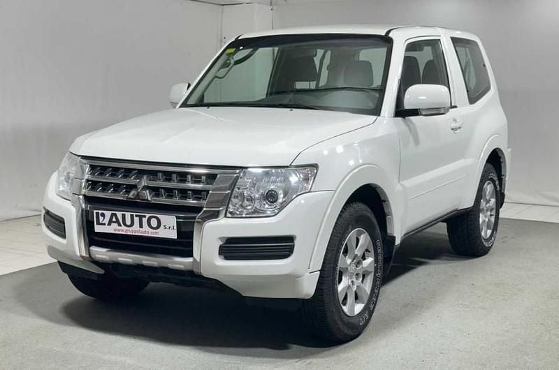 Grigio Usata 2007 Mitsubishi Pajero Invite+ SUV | 22.500 € - Immagine 1/4