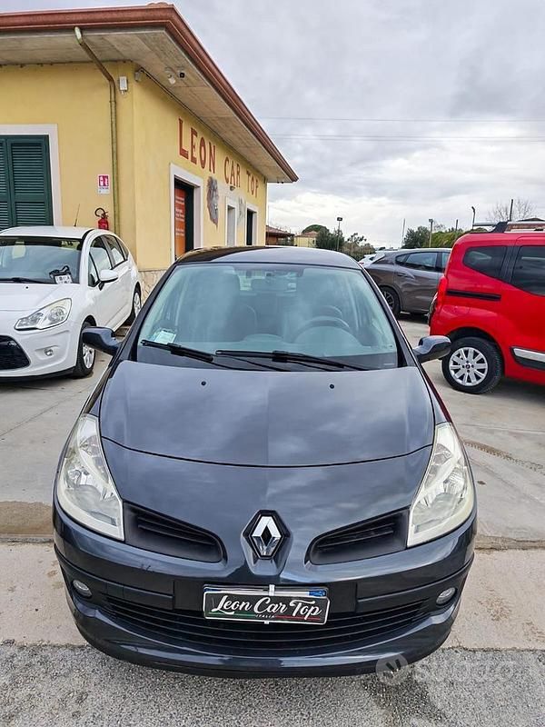 Usata Renault Clio II 74 CV (54 kW) 2011 Nero Berlina