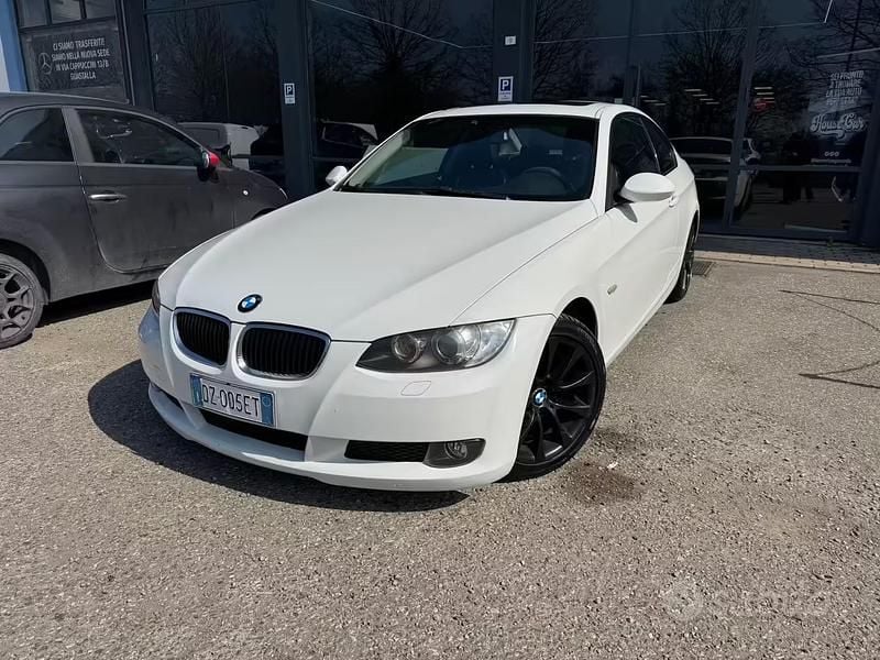 Usata BMW 320 M Sport 177 CV (130 kW) 2009 Bianco Coupé