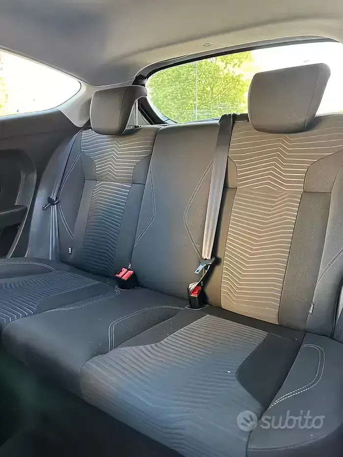 Usata Ford Fiesta 80 CV (58 kW) 2013 Bianco Berlina