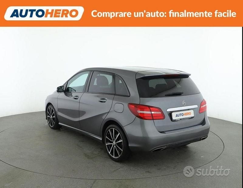 Usata Mercedes B200 2016 Grigio Monovolume